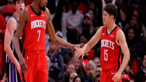 威少三双加持戈登独得38分，库里20分残阵掘金斩断勇士连胜脚步